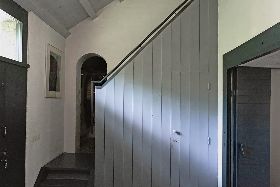 House To Live With P356 357 Stairs Web Ou5hvy